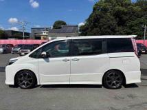 2016 Toyota Noah