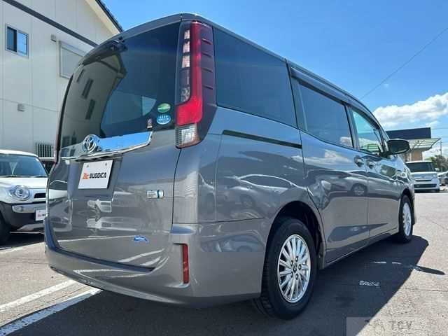 2016 Toyota Noah