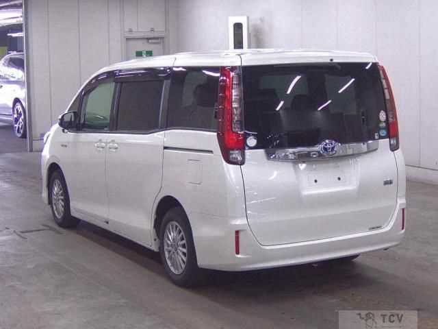 2016 Toyota Noah