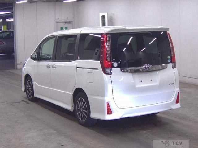 2016 Toyota Noah
