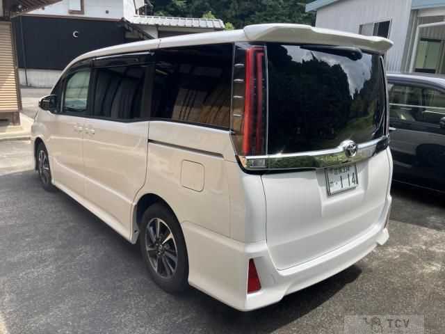 2017 Toyota Noah