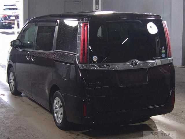 2017 Toyota Noah