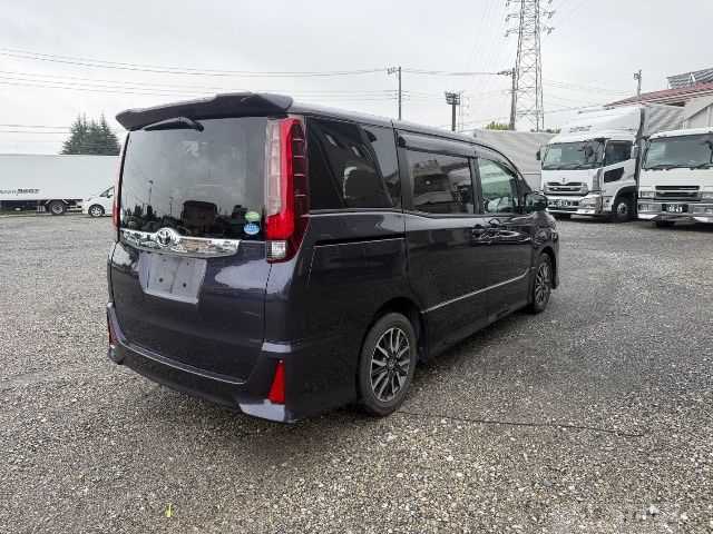 2017 Toyota Noah