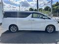 2015 Toyota Vellfire