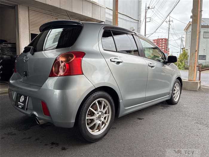 2005 Toyota Vitz
