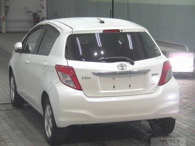 2011 Toyota Vitz
