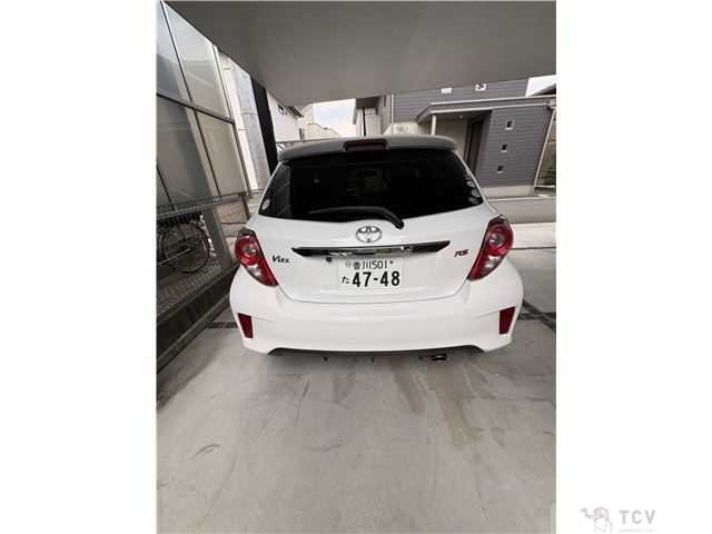 2011 Toyota Vitz