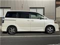 2004 Toyota Voxy