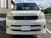 2004 Toyota Voxy