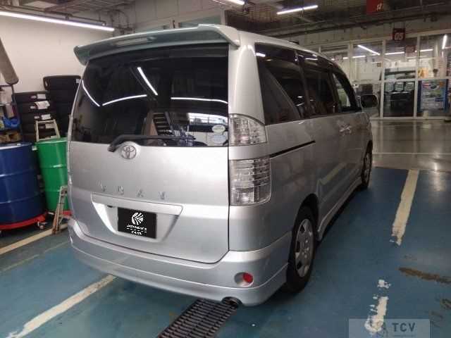 2007 Toyota Voxy