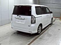 2008 Toyota Voxy