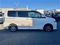 2009 Toyota Voxy