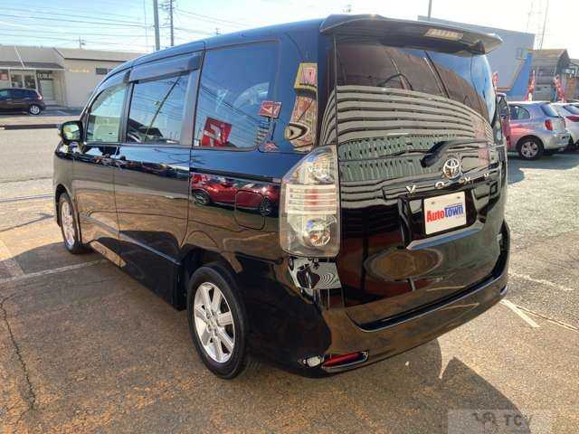 2009 Toyota Voxy