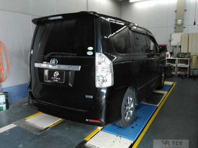 2010 Toyota Voxy