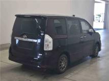 2010 Toyota Voxy
