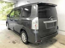 2011 Toyota Voxy