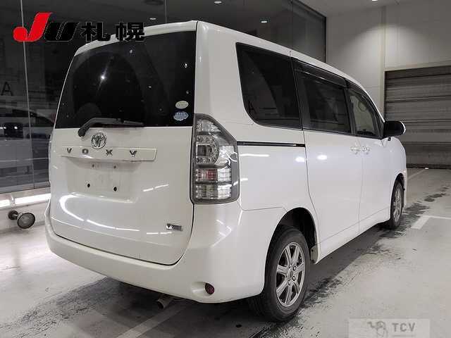 2011 Toyota Voxy