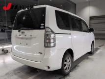 2011 Toyota Voxy