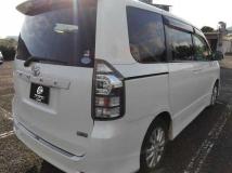 2011 Toyota Voxy