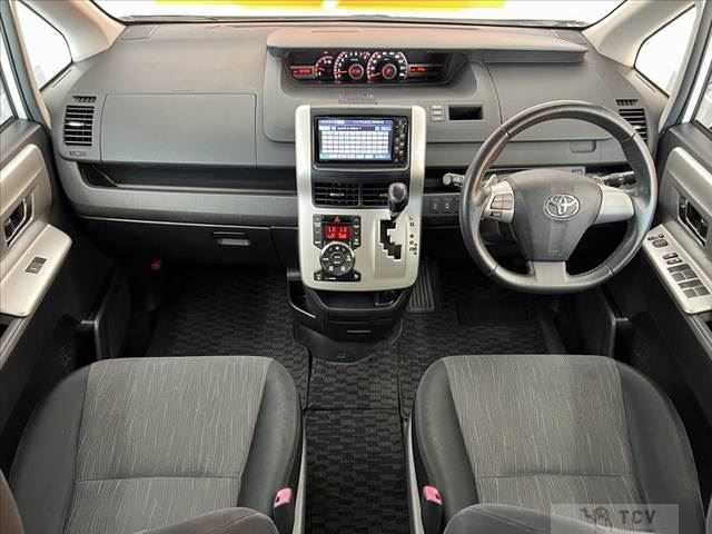 2011 Toyota Voxy