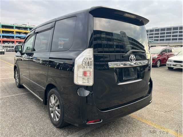 2011 Toyota Voxy
