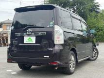 2013 Toyota Voxy
