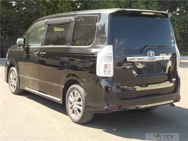 2013 Toyota Voxy