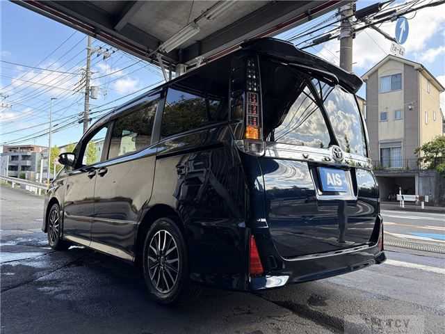 2015 Toyota Voxy
