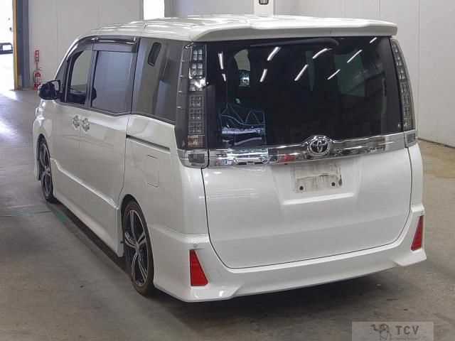 2015 Toyota Voxy