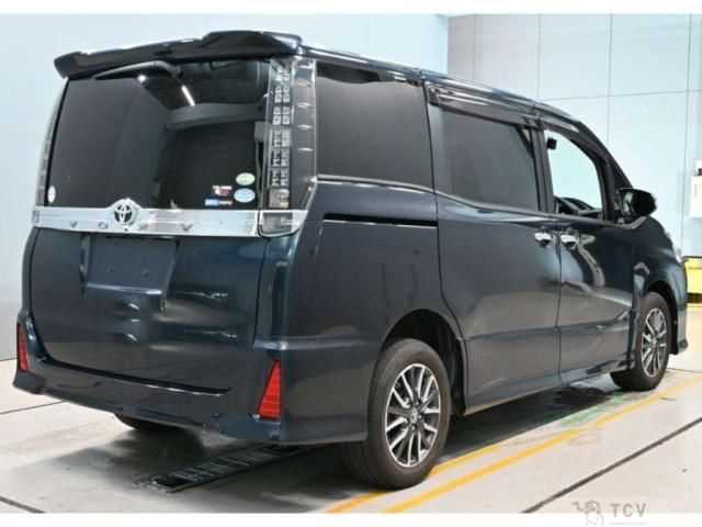 2015 Toyota Voxy