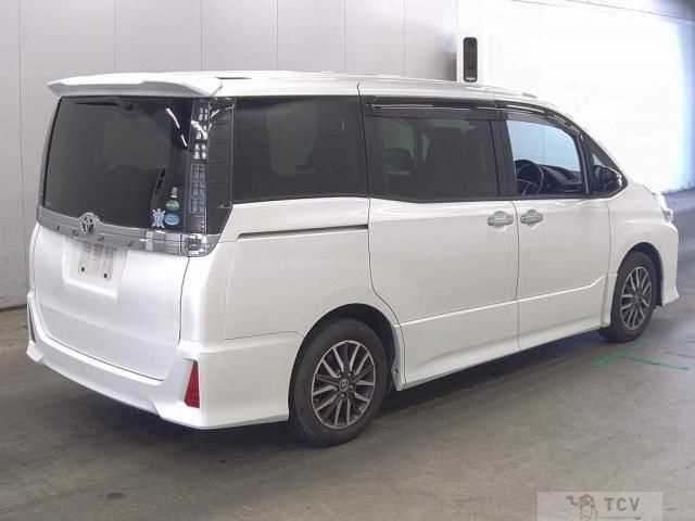 2016 Toyota Voxy