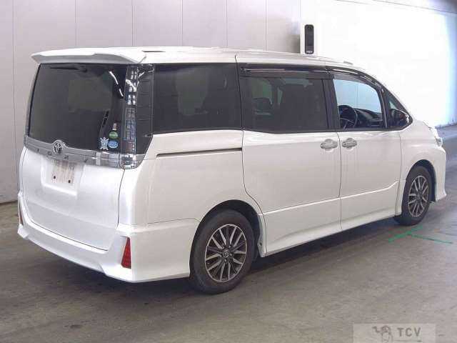 2016 Toyota Voxy