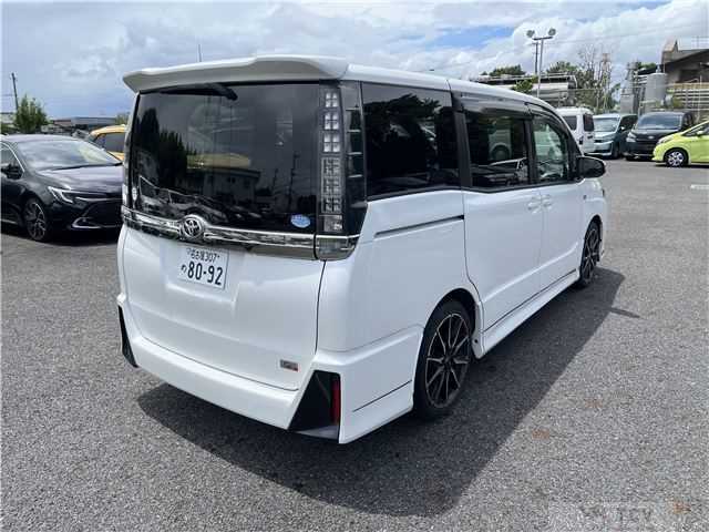 2016 Toyota Voxy