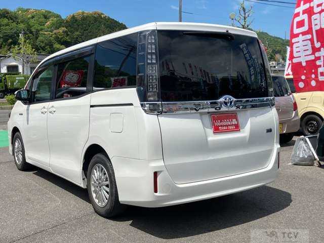 2016 Toyota Voxy