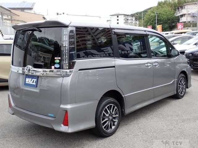 2016 Toyota Voxy