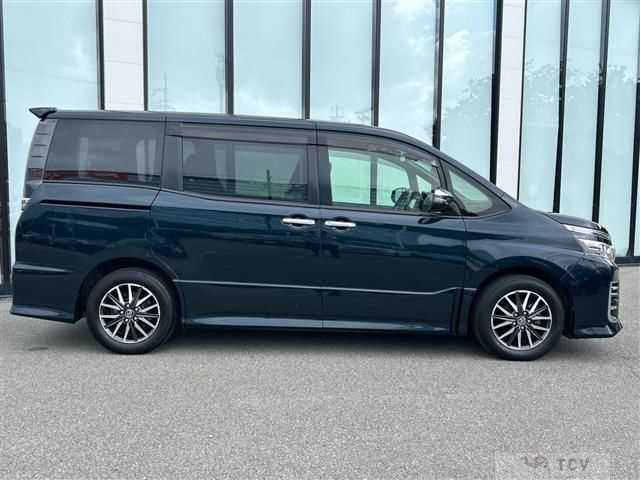 2016 Toyota Voxy
