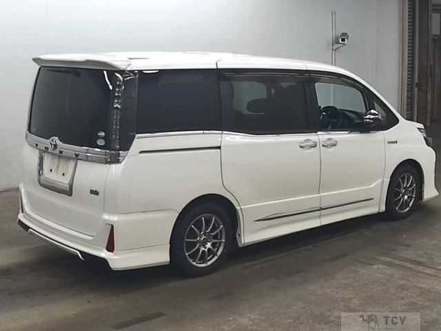 2016 Toyota Voxy