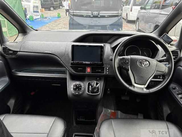 2016 Toyota Voxy