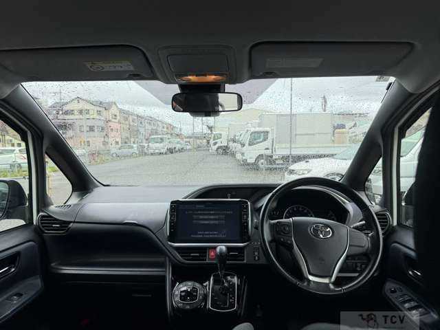2017 Toyota Voxy