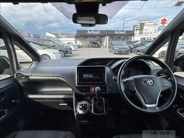 2017 Toyota Voxy