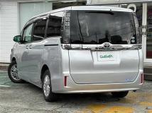 2017 Toyota Voxy