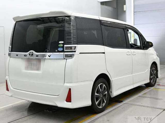 2017 Toyota Voxy