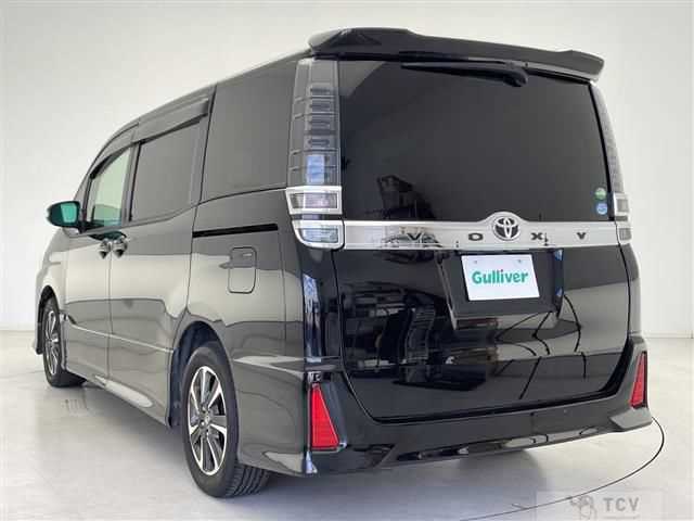 2017 Toyota Voxy