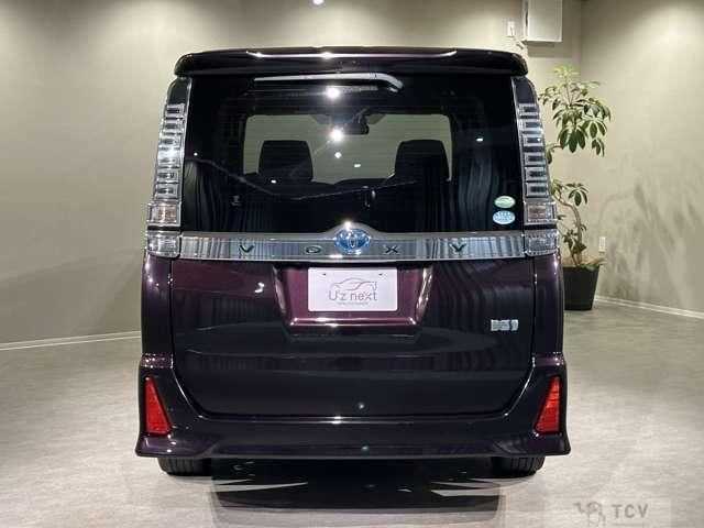 2017 Toyota Voxy