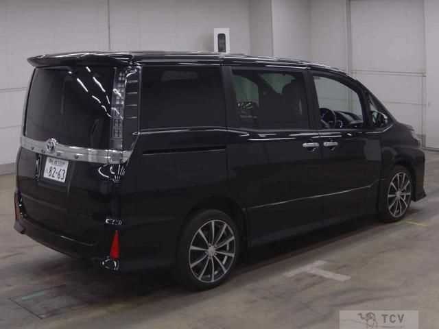 2017 Toyota Voxy