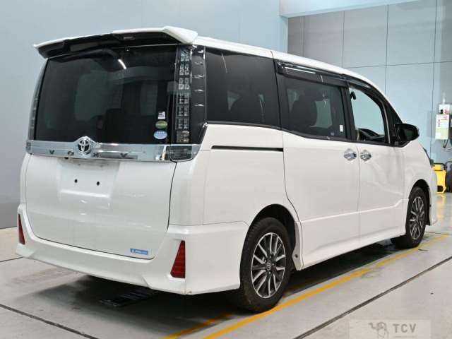 2017 Toyota Voxy