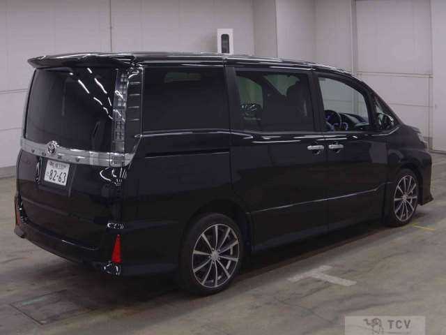 2017 Toyota Voxy