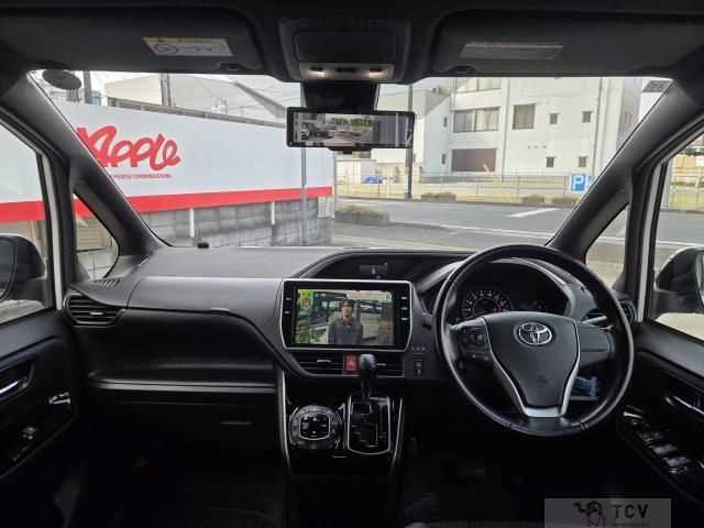 2017 Toyota Voxy