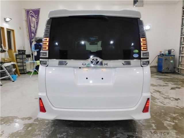 2017 Toyota Voxy