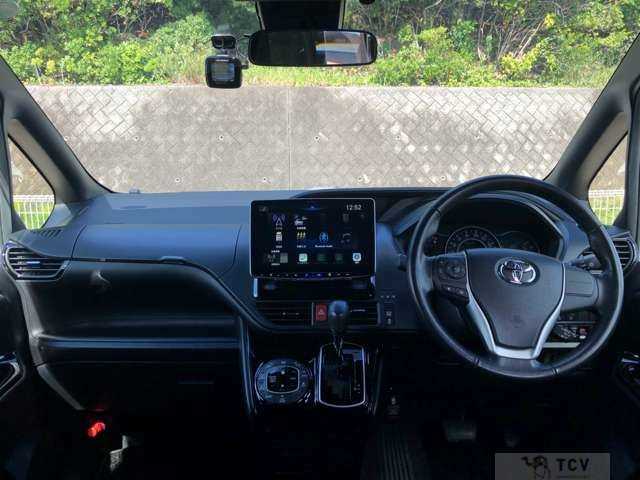 2017 Toyota Voxy